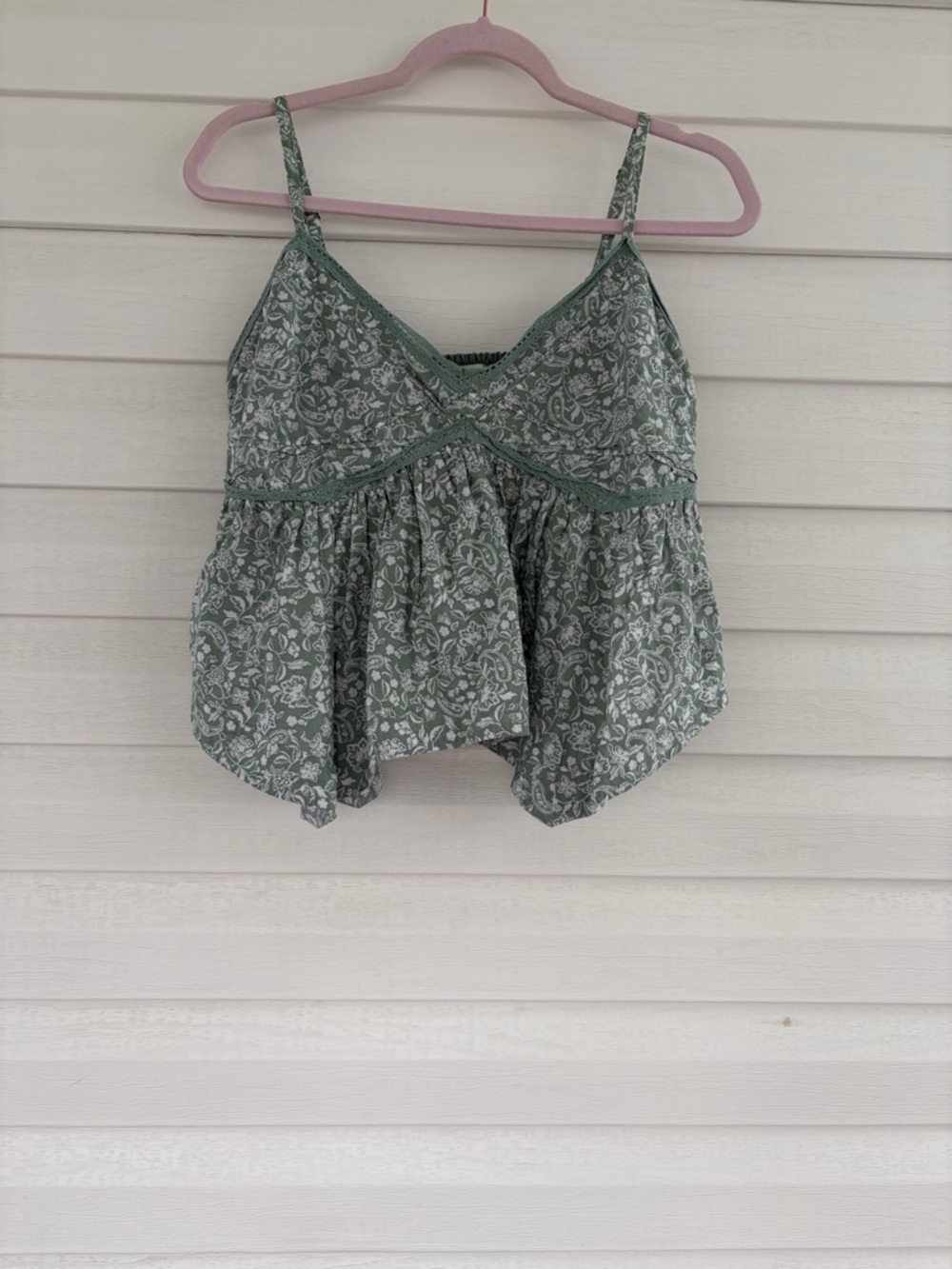 Hollister Green Floral Camisole Top Cottagecore Summer Layering Cami